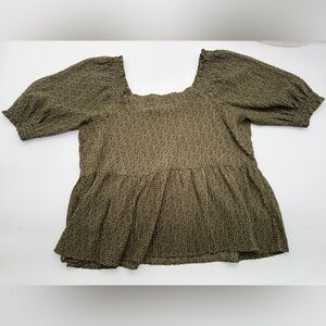 Women’s Ann Taylor LOFT Green and Black floral feminine shirt Sz Small